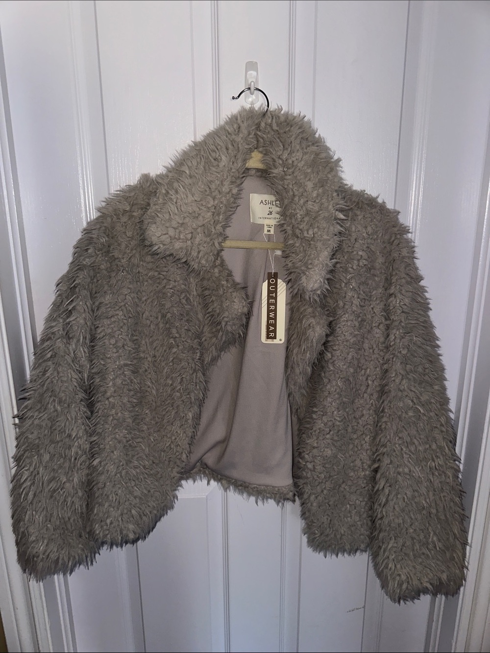 NEVER BEEN WORN: Plush Faux Fur Crop Jacket in Light Taupe